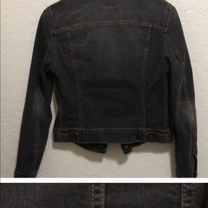 Levi’s woman’s black jean jacket